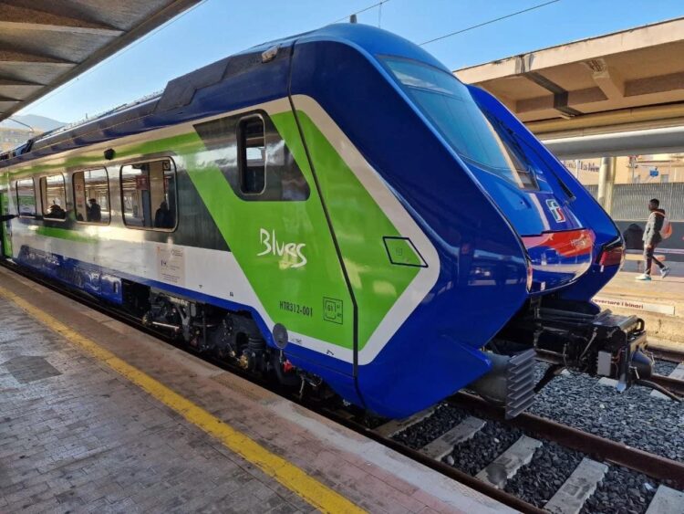 Arrivano i nuovi treni Blues nei giorni feriali e con essi, nei festivi, torna la barocco line