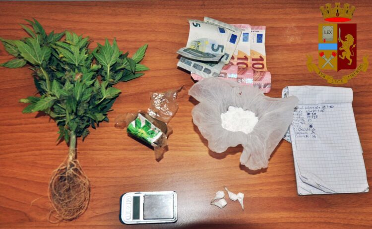 Altri due arresti della Polizia di Stato a Vittoria. Sequestrata cocaina, hashish e marijuana. Scoperto allaccio elettrico abusivo