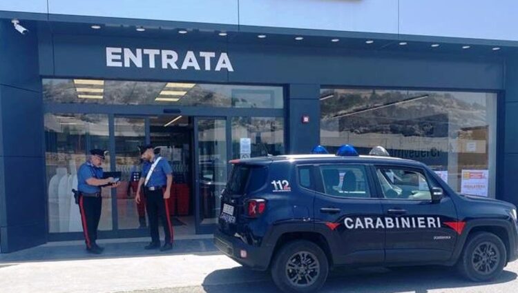 Ispica: Rumeno violento davanti ai supermercati. Arrestato dai Carabinieri
