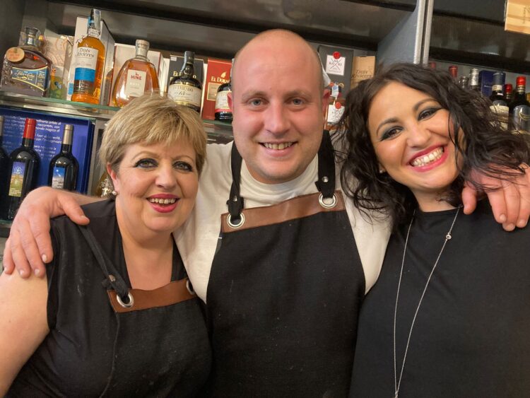 Un venerdì speciale a “La Loggia”: 33 anni di attività celebrati con un menù a tema