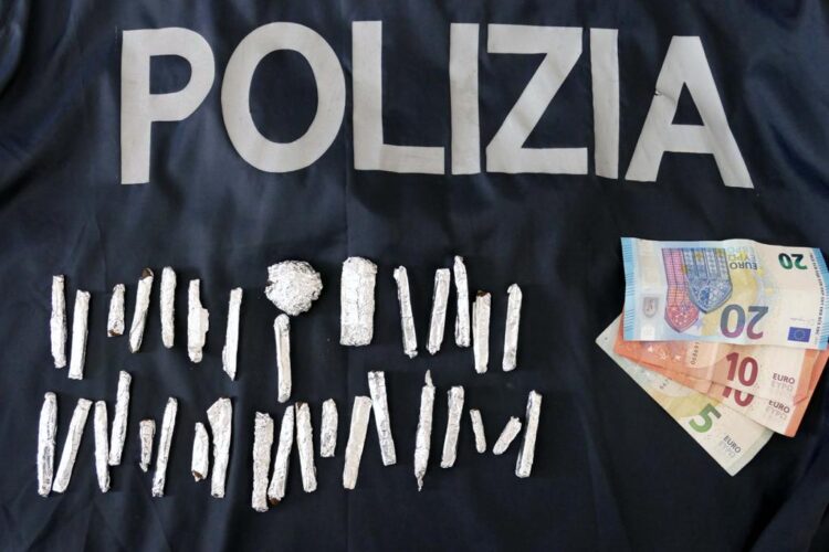 Vittoria. La Polizia arresta due spacciatori grazie ad una segnalazione pervenuta tramite l’applicazione YOUPOL