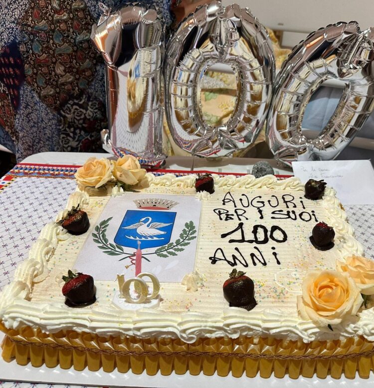 Santa Croce. La signora Francesca Scillieri compie 100 anni!