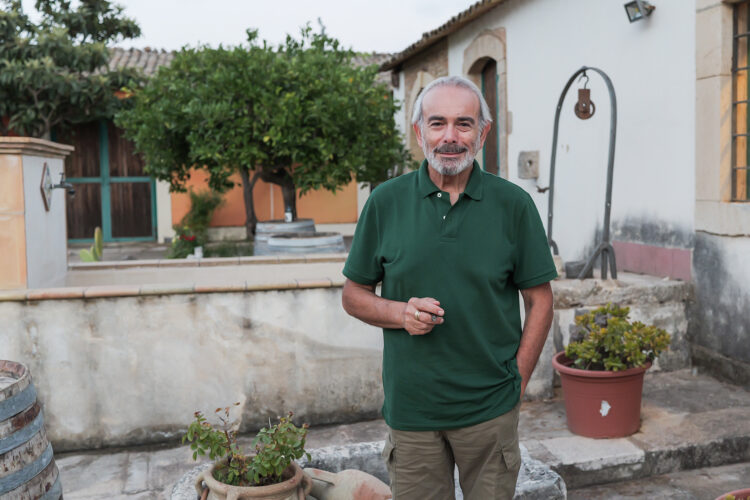 Il Museo Enologos ospita Andrea Tidona con i “cunti” di Serafino Amabile Guastella