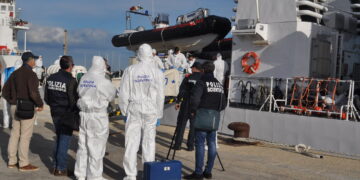 Migranti: denunciati tre presunti scafisti