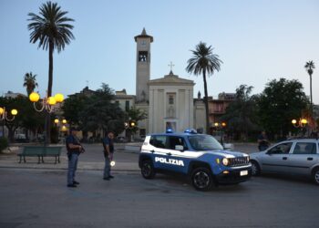 Rissa in piazza Manin a Vittoria. Un arresto