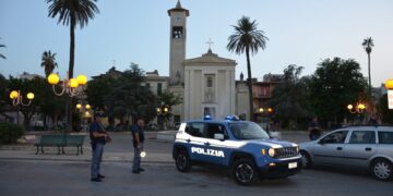 Rissa in piazza Manin a Vittoria. Un arresto