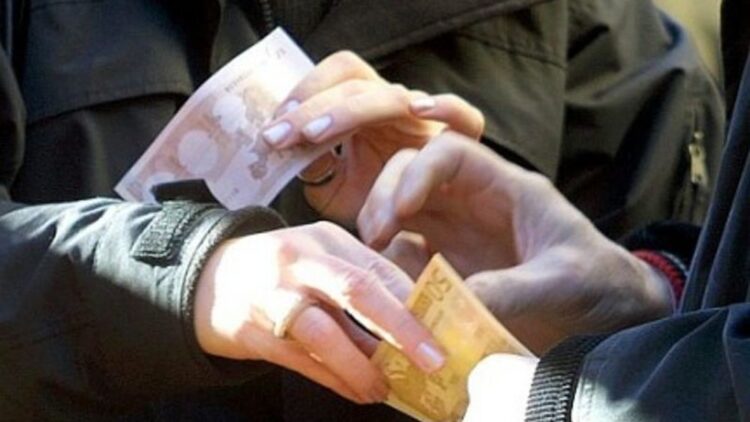 Tentata estorsione ai danni di un imprenditore ragusano: un arresto