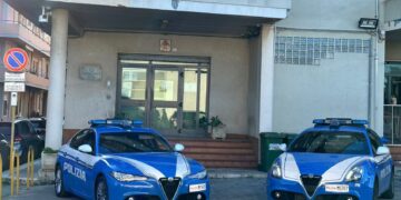 Aggredisce un coetaneo a calci e pugni. Individuato e denunciato dalla Polizia di Stato l’autore