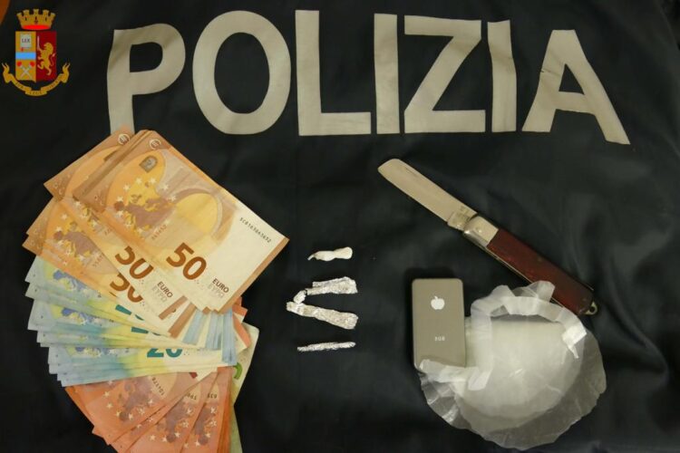 Market della droga a Vittoria, arrestato un uomo