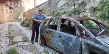 Incendio di autovettura a Ibla: Carabinieri arrestano i responsabili