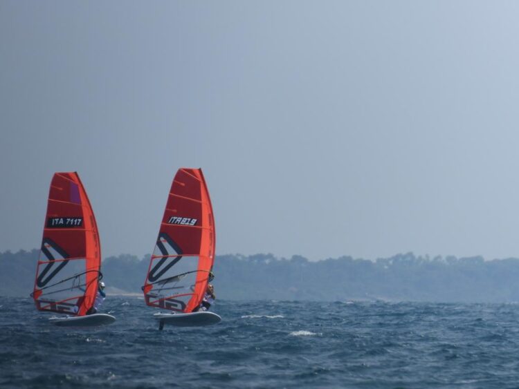 Windsurf: duello tutto siciliano nel campionato italiano Giovanile Slalom
