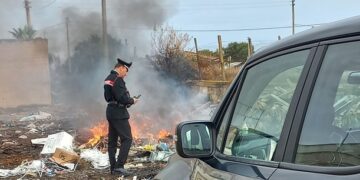 Scoglitti: arrestato dai Carabinieri imprenditore agricolo sorpreso mentre incendiava rifiuti