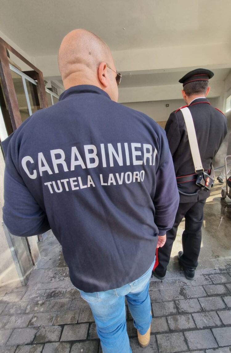 Controlli in aziende, cantieri e ristoranti: raffiche di denunce in provincia