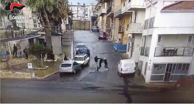 Santa C. Camerina: Carabinieri denunciano tre persone per rissa