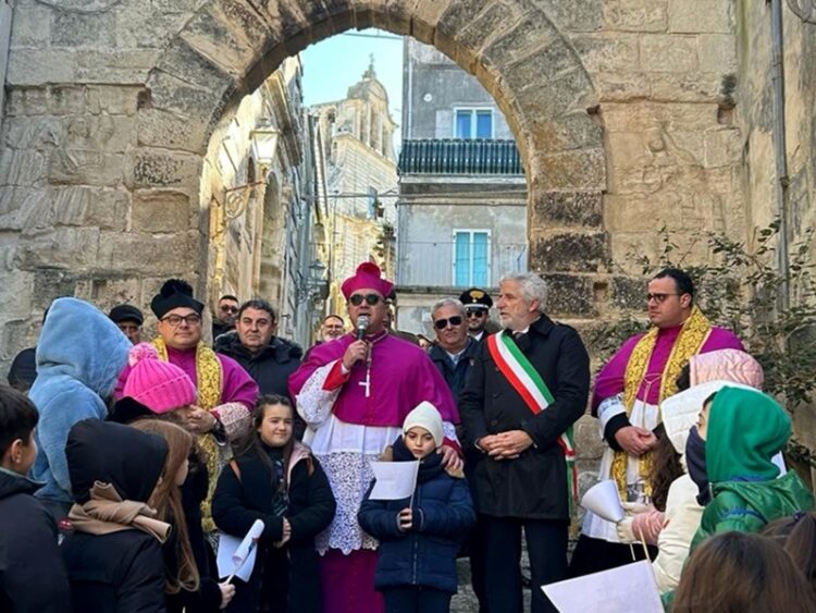 Primo giorno della visita pastorale del Vescovo alle comunità di Santa Maria La Nova e San Nicola a Chiaramonte Gulfi