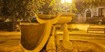 Vittoria, la Polizia di Stato identifica e denuncia due minorenni rei di aver danneggiato una fontana pubblica