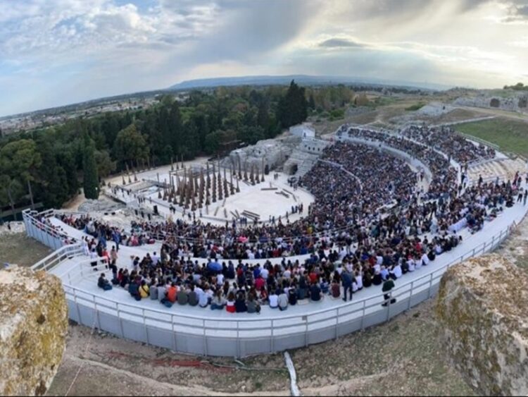 Le tragedie greche di Siracusa, tradotte in giapponese, cinese e arabo dalla Struttura Didattica Speciale di Ragusa