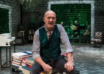 Claudio Bisio a Ragusa, con il monologo “La mia vita raccontata male”