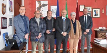 Saluto di commiato del Questore di Ragusa a 4 poliziotti in congedo e consegna della Medaglia d’Argento del Capo della Polizia