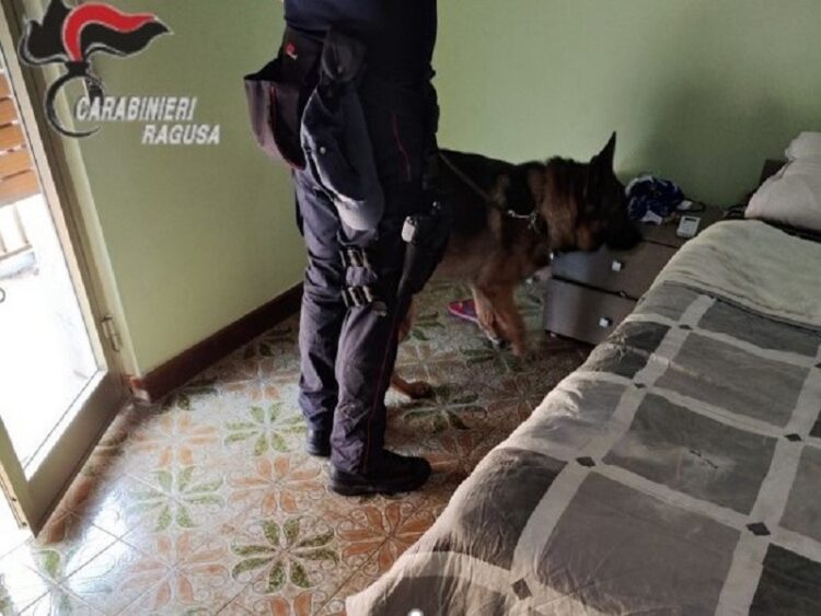 Ispica: arrestato dai Carabinieri diciannovenne trovato in possesso di cocaina e hashish