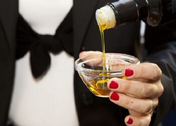 L’olio Dop Monti Iblei tra i banchi di scuola, Educational Tour al ‘Ferraris’ di Ragusa