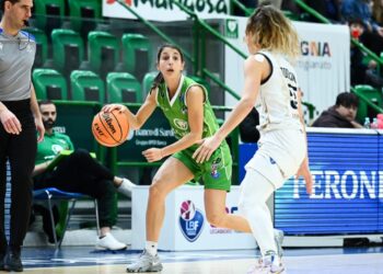 Ragusa resiste all’avvio sprint  di Sassari, la spunta nelle tre frazioni finali e porta via i due punti dalla Sardegna