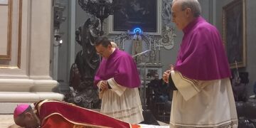 Venerdì Santo con gli abbracci
