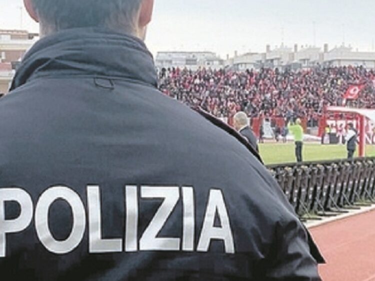 La Polizia di Modica arresta 4 persone per violazione della normativa sugli stadi