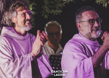 Frati e laici si uniscono per cantare l’Amore e la Pace al Teatro Garibaldi.