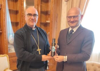 Il Questore di Ragusa dona ai Vescovi delle Diocesi iblee l’olio degli ulivi del “Giardino della Memoria” Di Capaci