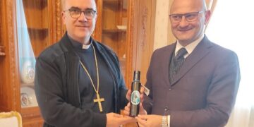 Il Questore di Ragusa dona ai Vescovi delle Diocesi iblee l’olio degli ulivi del “Giardino della Memoria” Di Capaci