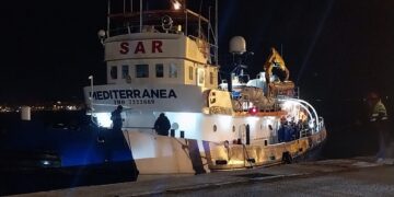 Una delegazione della CGIL e di Mediterranea a Pozzallo ad accogliere la Mar Jonio, di nuovo in attività
