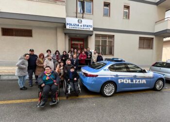 Modica, visita in Commissariato degli ospiti della cooperativa assistenziale “Turi Apara”