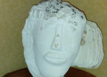 Il Maestro Nicolosi dona una sua opera alla Prefettura