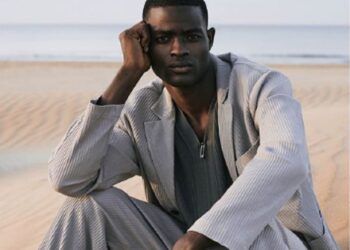 Emporio Armani sceglie la spiaggia di Sampieri per la collezione 2024