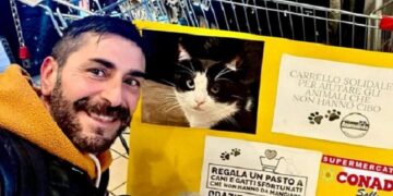 Un Carrello solidale per aiutare le volontarie che si occupano dei cani di quartiere e dei gatti delle colonie feline
