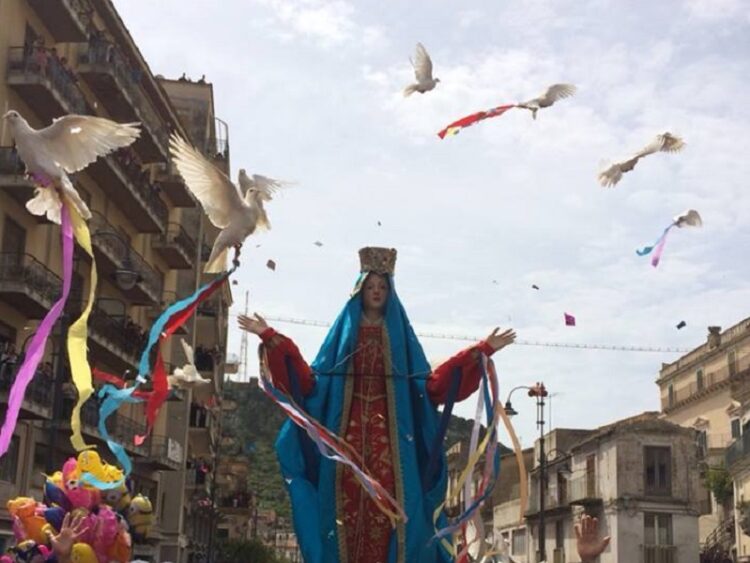 Modica, per la Domenica di Pasqua le colombe voleranno senza nastri alle zampe