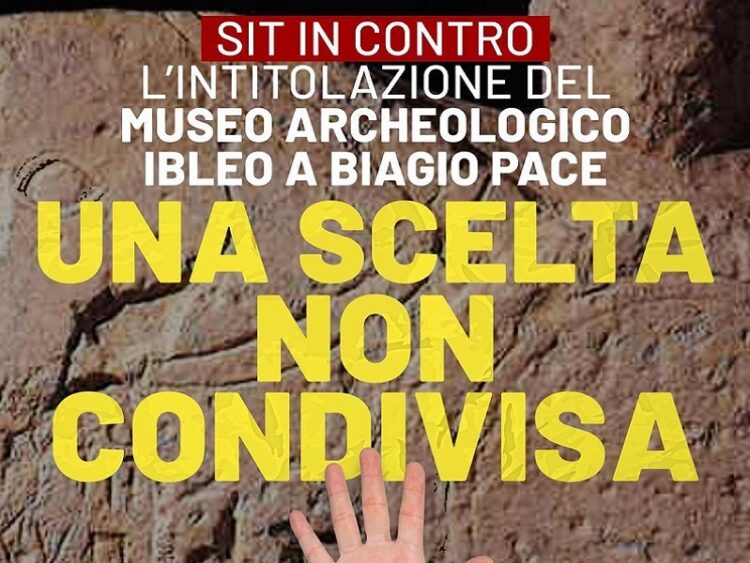 Sit in in piazza Libertà contro l’intitolazione del Museo Archeologico di Ragusa a Biagio Pace