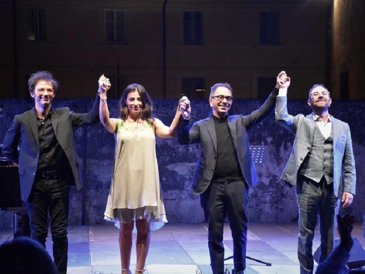 “Parlami d’amore – quando la radio cantava la vita” di Costanza Diquattro al Teatro Donnafugata