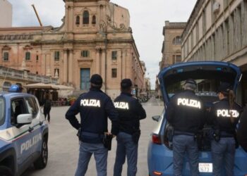 La Polizia denuncia cittadino del Gambia, presente irregolarmente sul territorio italiano, in possesso di sostanze stupefacenti