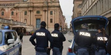 La Polizia denuncia cittadino del Gambia, presente irregolarmente sul territorio italiano, in possesso di sostanze stupefacenti