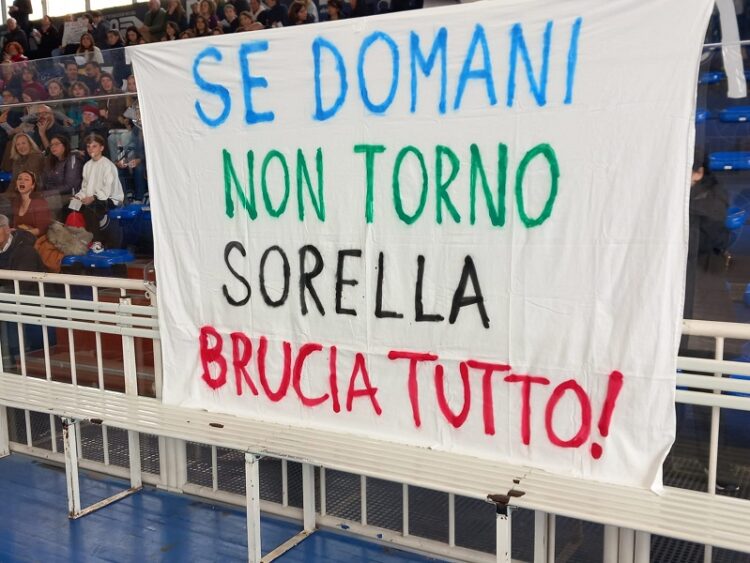 Rete 25 novembre: “Nessuna donna dovrebbe mai sentirsi sola nella sua battaglia contro la violenza”