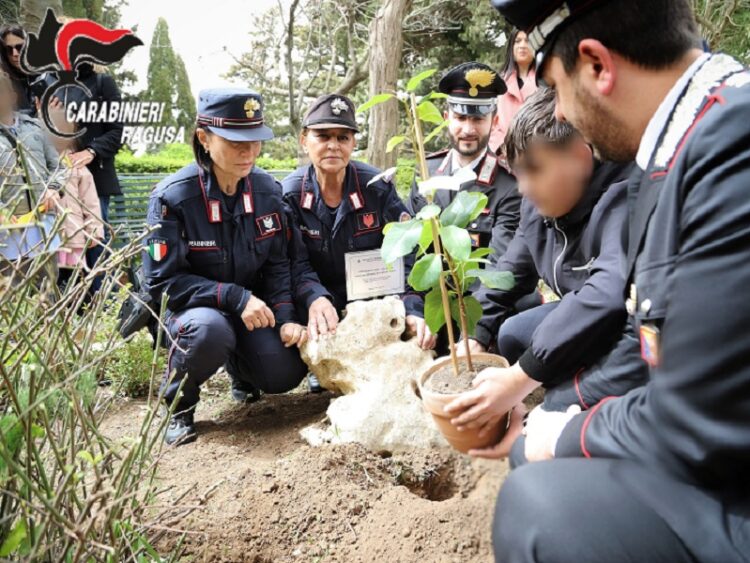 “Un albero per il futuro”, progetto nazionale di educazione ambientale: piantumazione di una talea dell’Albero di Falcone