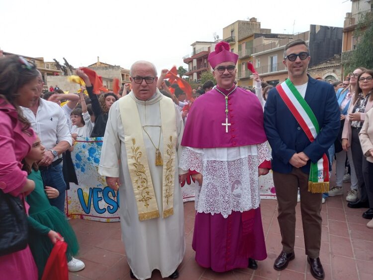 Iniziata con una calorosa accoglienza la visita pastorale del vescovo alla comunità di Acate