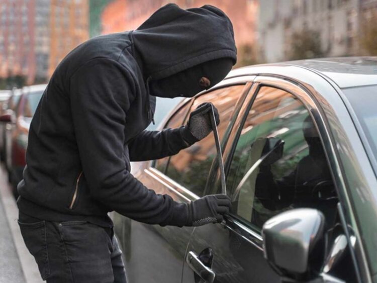 Ragusa, la Polizia denuncia 4 catanesi in trasferta per rubare automobili