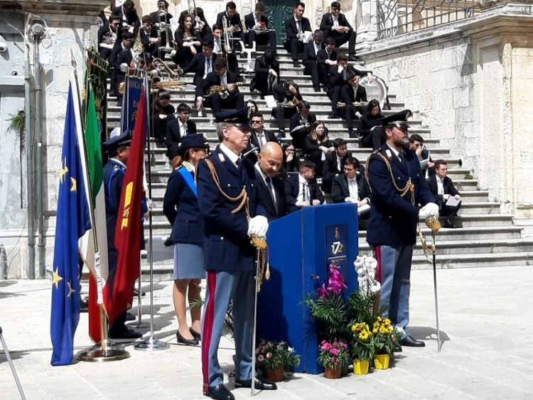 La Questura di Ragusa ha celebrato la ricorrenza del 172° Anniversario della Fondazione della Polizia di Stato