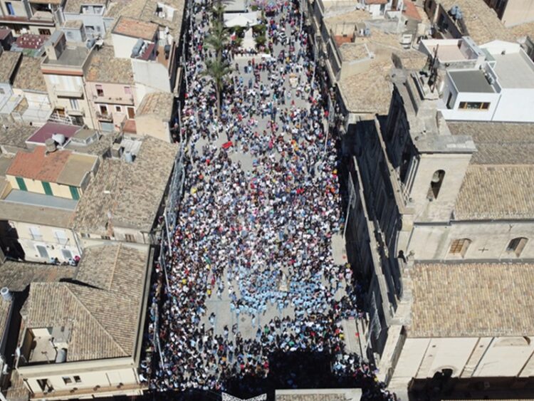 Maria Santissima di Gulfi, domani e’ in programma il Raduno del Clero, mercoledì si tiene la ‘Discesa’