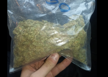 Scovati in ospedale a Vittoria con mezzo chilo di marijuana: due arresti