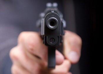 Vittoria, un uomo di 60 anni ferito da un colpo di pistola