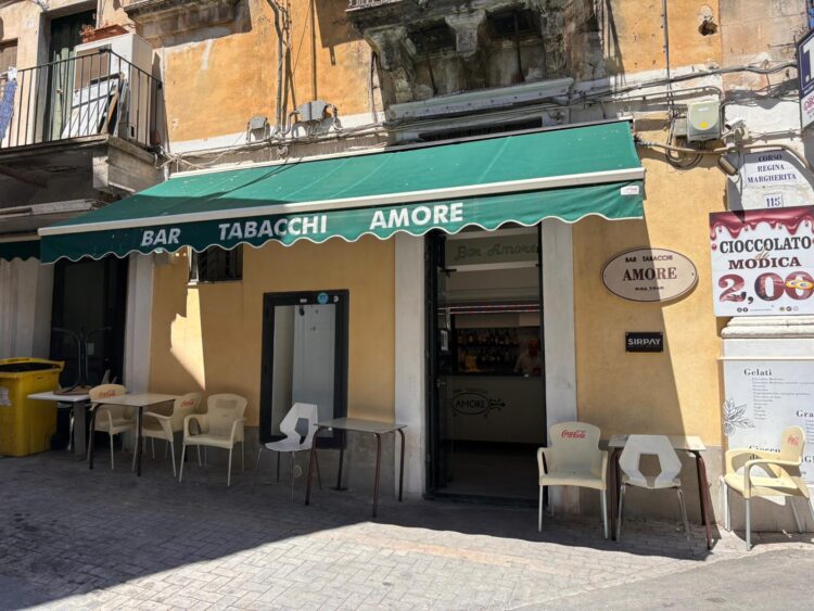 I ladri agiscono nella notte in una tabaccheria di Modica Alta, rubata merce per un valore di 10mila euro